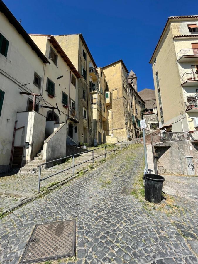 Vivere Il Borgo Sul Lago Genzano di Roma Luaran gambar